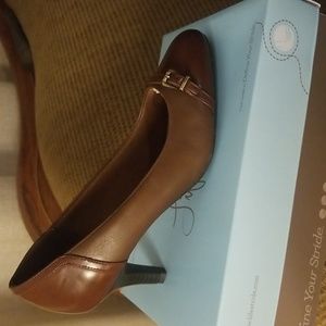 Life Stride Tan Shoes